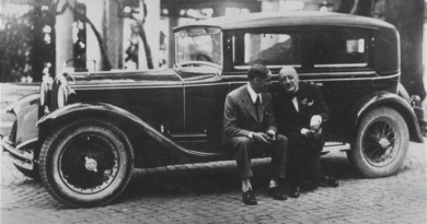 Gabriele D'Annunzio e la sua automobile