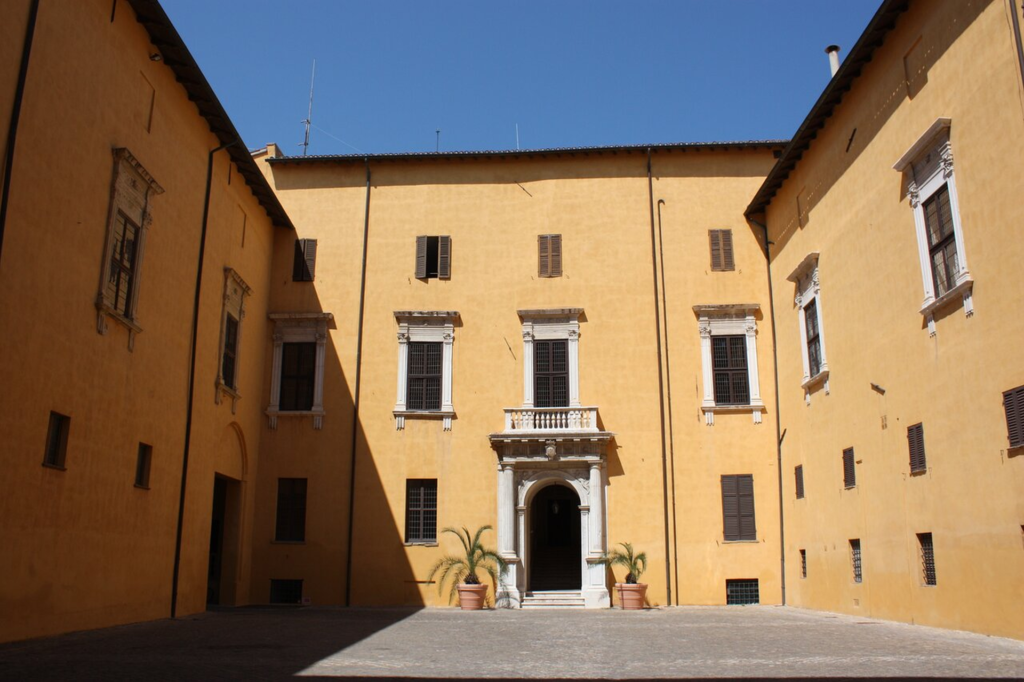 Veduta interna di Palazzo Olivieri, sede della Galleria degli Illustri